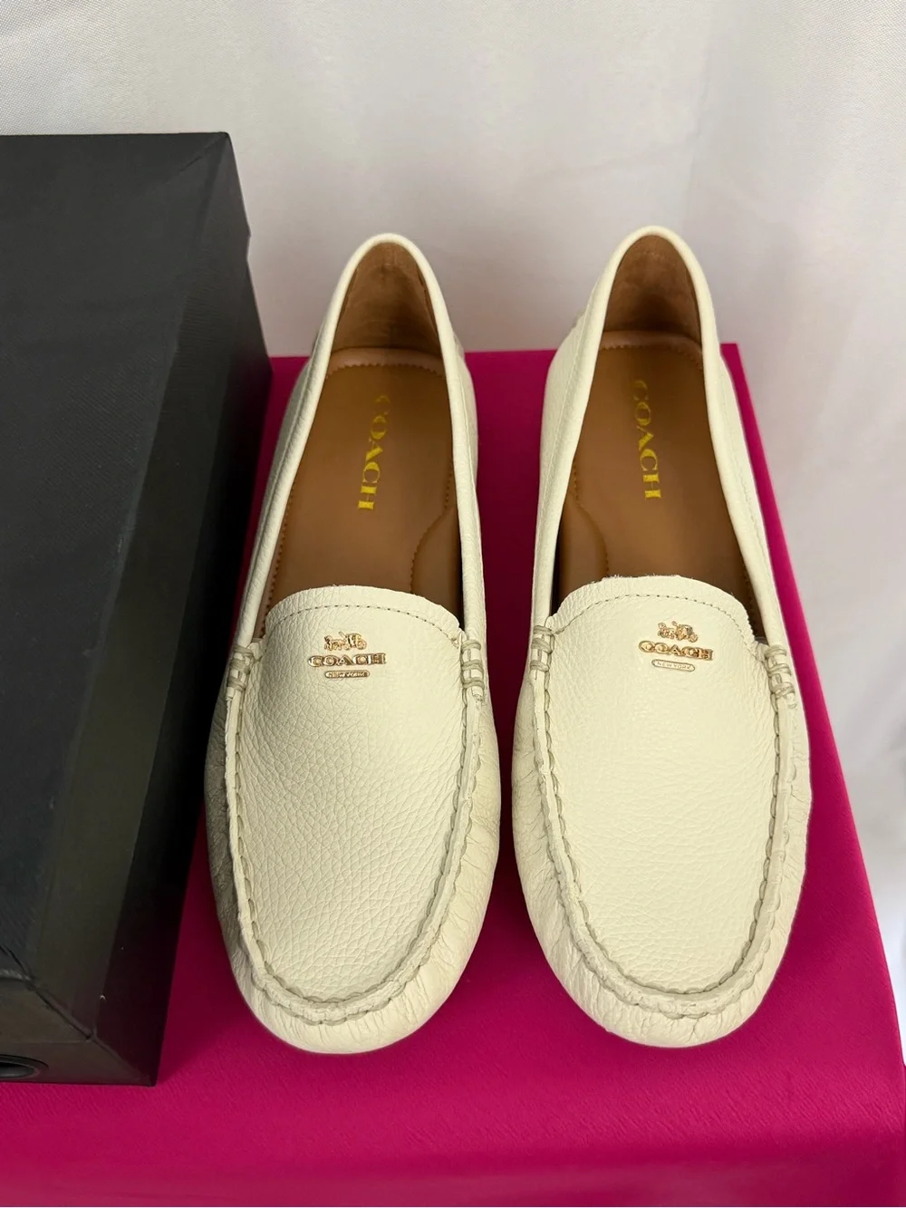 Coach Chalk Colored Pebbled Leather Driving Loafers w/Gold Logo 8.5M/EU 38.5 NIB